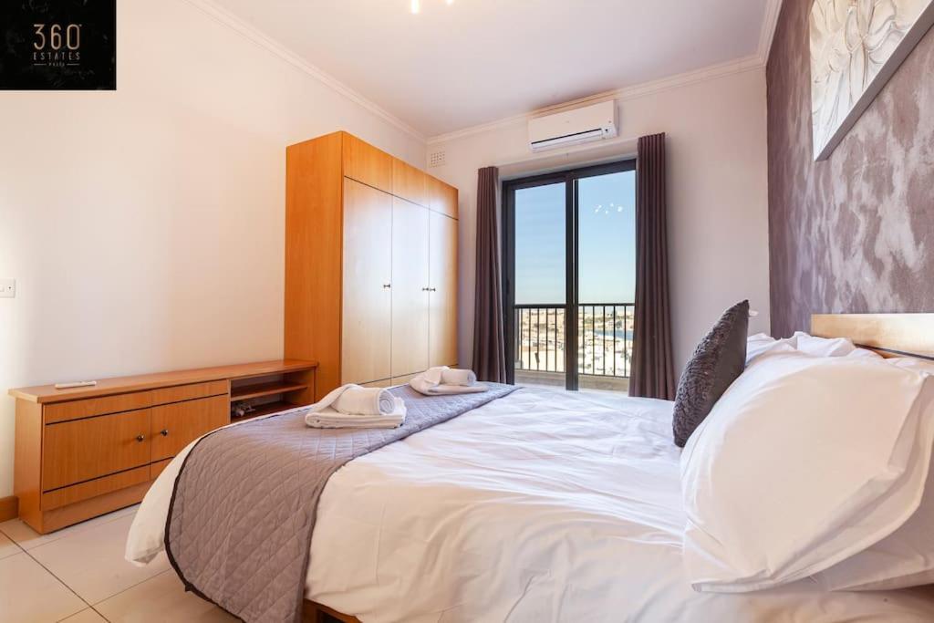 Comfortable Penthouse, Served With Lift, Wifi & Ac By 360 Estates Gzira المظهر الخارجي الصورة