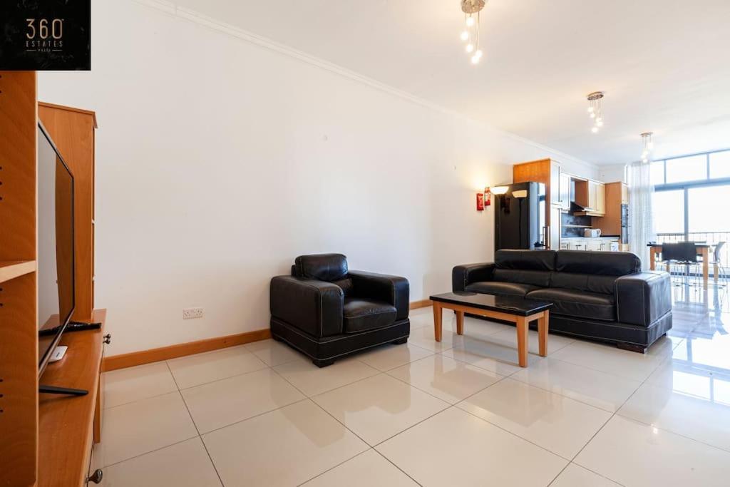 Comfortable Penthouse, Served With Lift, Wifi & Ac By 360 Estates Gzira المظهر الخارجي الصورة